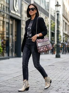 🄷&🄼 Padded Purse with chain Conscious Exclusive